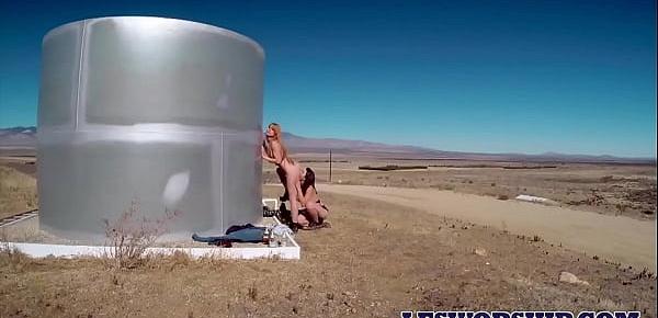 Hot Teens Have Pussy Licking Fun in the Desert